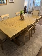 table & chairs in Perry, Georgia