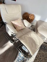 White Leather Lounge Chair with footstool and pillow in Stuttgart, GE