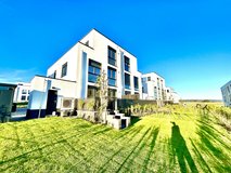 Wiesbaden-Bierstadt 3br duplex penthouse condo fitted kitchen parking patio 10min to Clay in Wiesbaden, GE