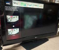 LG flat screen tv with remote in Fort Rucker, Alabama