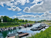 Modern Riverside Condo 1184 sqft Winterhafen Mainz parking fitted kitchen in Wiesbaden, GE