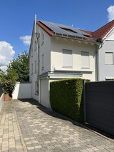 **Modern & Beautiful Row End House in Altdorf** in Stuttgart, GE