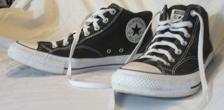 Mens 11.5 Converse Sneakers - NEW in Bolingbrook, Illinois