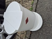 push trash can in Wiesbaden, GE
