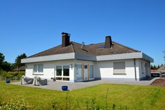Executive Home in Speicher - AC - 2 Lounges - Sauna - Guest Suite - Garden in Spangdahlem, Germany
