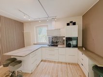 Kaiserslautern-West: Modern & furnished apartment with covered outdoor space, great location to ... in Ramstein, Germany