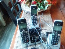 set of 3 cordless phones in Warner Robins, Georgia