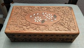 Cedar Case from India: 9" x 5" x 3" with Inlays. in Ramstein, Germany