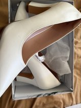 white heels, size 10 in Batavia, Illinois