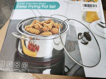 6.3 QT Stainless Steel Deep Frying Pot Set in Camp Lejeune, North Carolina
