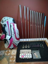 Ladies RH Golf Set, 1-3-5 Wood, 3-9 & SW Irons, Putter, Stand Bag & Extras in Naperville, Illinois