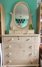 Girls Bedroom Set in Yorkville, Illinois