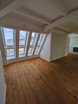 Stunning Penthouse-Style Loft Living: 5-Room Multi-Level Apt in Stuttgart-Mitte (Pfarrstraße) in Stuttgart, GE