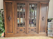 Display cabinet with shelves in Grafenwoehr, GE