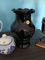 black vase in Alamogordo, New Mexico