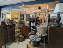 Tiger Oak, Chest of Drawers in Perry, Georgia