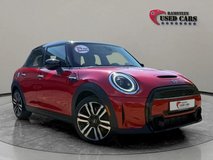 2022 MINI Cooper S 5-Door Hardtop in Stuttgart, GE