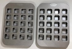 $10ea - Sur La Table Platinum Pro Baking Pan - 20 mini squares *EUC* in Naperville, Illinois