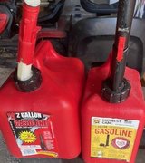 2-Gallon & 1-Gallon Fuel Containers in Grafenwoehr, GE
