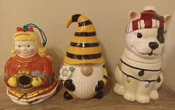 2 cookie jars and a bird house in Alamogordo, New Mexico