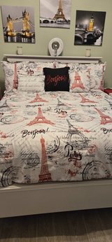 Paris con in The Woodlands, Texas