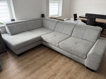 Modern Gray Sectional in Grafenwoehr, GE