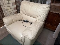 RECLINER LEATHER CHAIR in Lakenheath, UK
