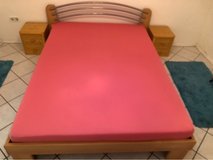 Queen size bed smoker and pet free house I can delivery and set up the bed in Ramstein, Germany