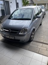 Opel 2005 Automatic in Spangdahlem, Germany