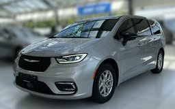 2024 Chrysler Pacifica Touring-L in Ramstein, Germany