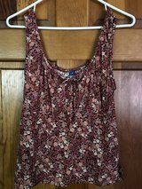 Old Navy Sleeveless Tie Front Floral Print Top - Medium in Wheaton, Illinois