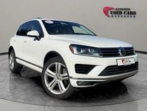 2016 Volkswagen Touareg Executive AWD in Grafenwoehr, GE