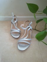 BRAND NEW Shoes size 6.5 in Okinawa, Japan
