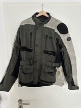 High-quality, armored, Men's-Medium size in Wiesbaden, GE