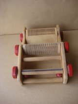 BON HOP SMALL WOODEN LOOM in Oswego, Illinois