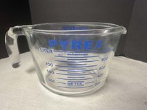 Vintage glass PYREX 4 cup measuring cup, #532, blue letters in Fort Polk, Louisiana