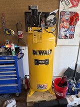 DeeWalt 60 gallon air compressor in Alamogordo, New Mexico