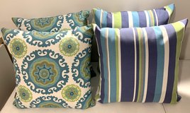 $15 - Set of 4 In / Outdoor Waterproof Ovios Throw Pillows - 17x17" square in Naperville, Illinois