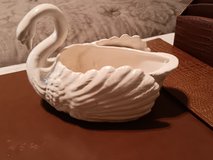 Vintage Swan Floral Vase in Alamogordo, New Mexico