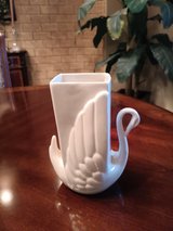 1950s-1960s Swan Vase in Alamogordo, New Mexico