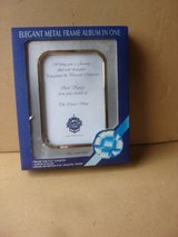 ELEGANT METAL FRAM ALBUM IN ONE. in Bartlett, Illinois