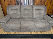 Reclining couch, and powered recliner couch w/cup holders in Alamogordo, New Mexico