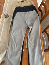 Under Armour Men Pants 30x34 in Naperville, Illinois