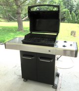 BBQ Weber Spirit Black Propane Gas Grill and Grill Cover in Fort Campbell, Kentucky