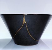 Hand-Restored Kintsugi Bowl – Genuine Urushi Lacquer & Pure Gold – Handmade in Okinawa in Okinawa, Japan