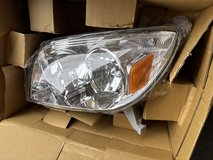 2011 Toyota 4Runner headlight in Fort Campbell, Kentucky