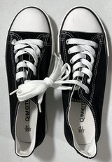 New! Women's EU 41 - US 10 -10.5 Qimeite Low Top Canvas Sneakers / Gym Shoes Blk/Whi in Bolingbrook, Illinois