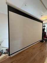 Retractable Projection Screen in Stuttgart, GE