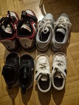 Nike Schuhe für Kinder  (kids nike shoes) in Wiesbaden, GE