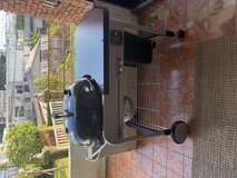 Weber Performer 22” Charcoal Grill with Cover – Excellent Condition in Okinawa, Japan